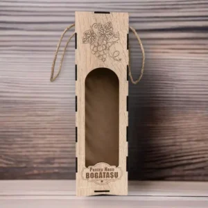 Cutie pentru vin, cu mesajul ”Pentru nașu bogătașu”